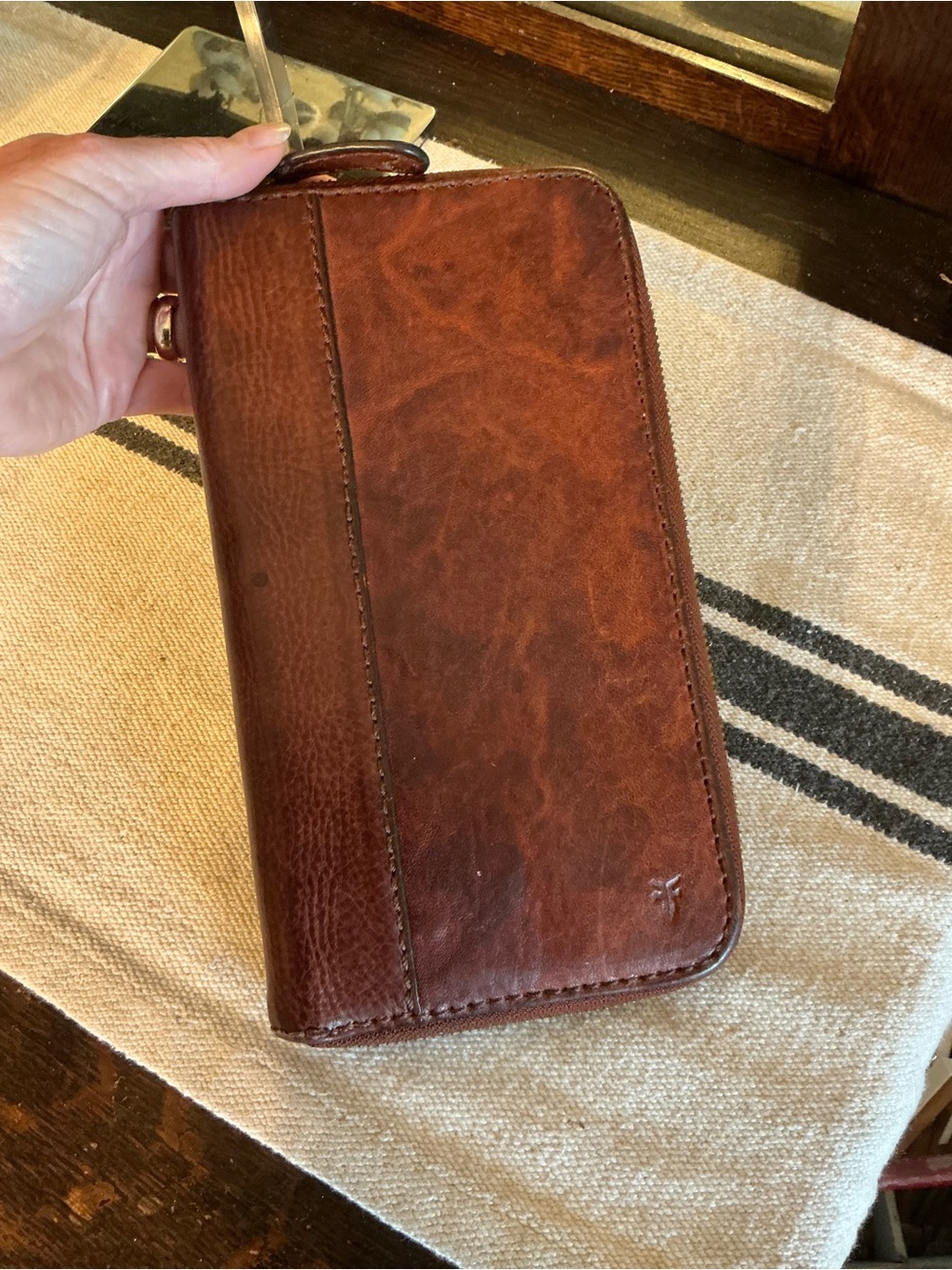 Rare Frye Logan Leather Large Travel Passport Wallet Cognac Brown Retail $198 - Picture 15 of 16